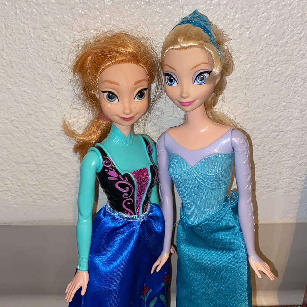Disney Princess Dolls from Frozen, Ana and Elsa